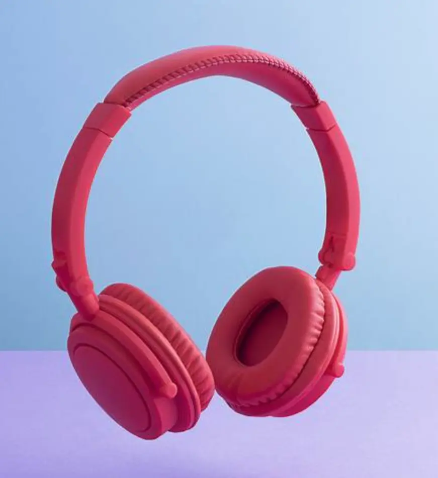 red-headphone
